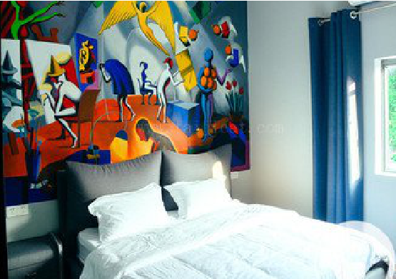 梁河对于酒店的墙体彩绘而言更注重哪些方面？